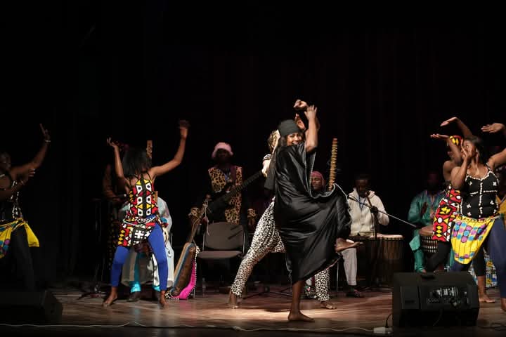 Alpha Diallo en percussion